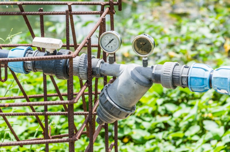 Gartenpumpe befindet sich im Garten