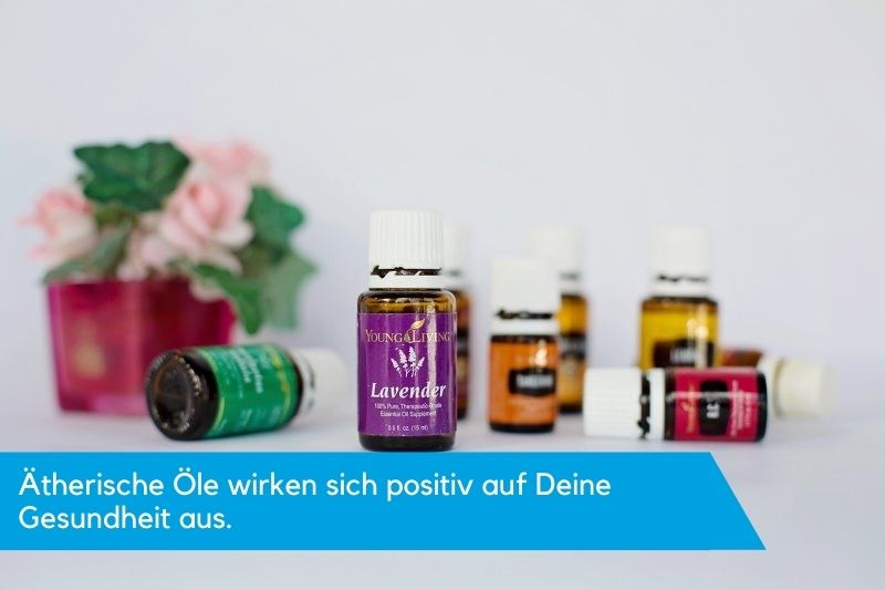 Zu sehen sind eine Vielzahl verschiedener ätherischen Ölflaschen.